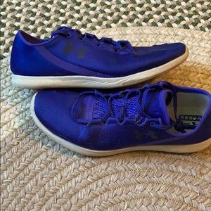 Under Armour Speed Foam- womens 8.5w